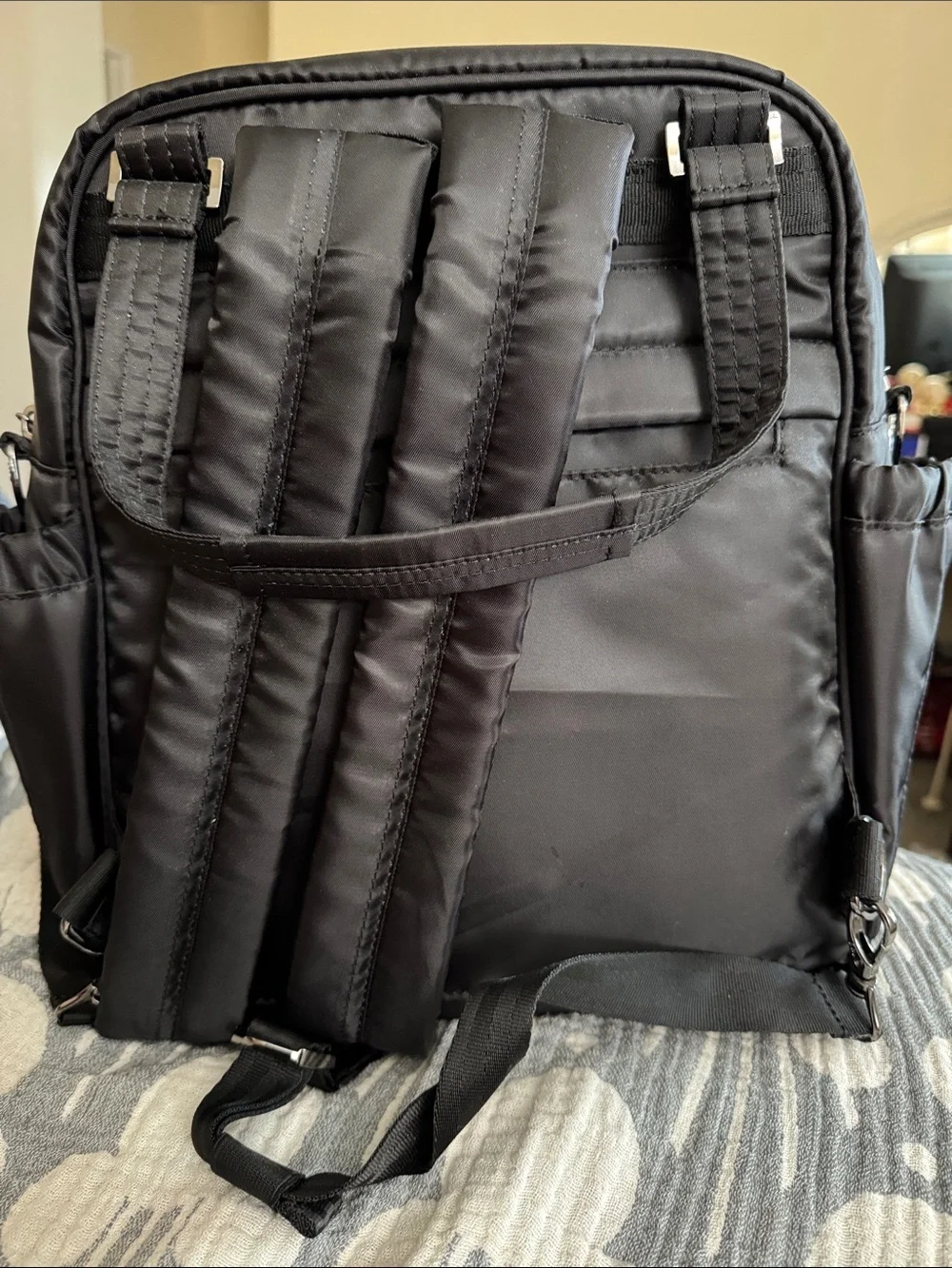 Like New! Lug Mini Puddle Jumper Backpack Legacy Collection in Black!